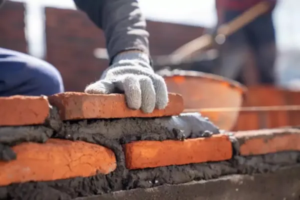 Nuevo aumento para albañiles: cuánto ganarán en septiembre de 2024