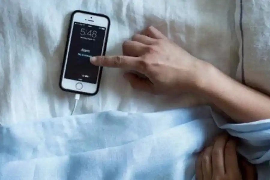 ¿Qué sucede en nuestro cuerpo cuando posponemos la alarma?