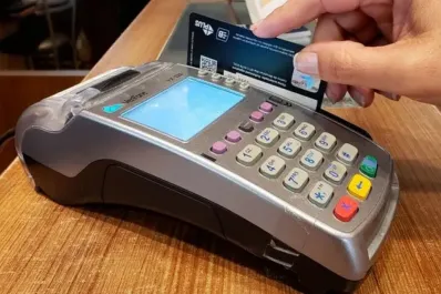 Ventas minoristas, en picada: PyMEs advirtieron rechazos de tarjetas de crédito por falta de límite