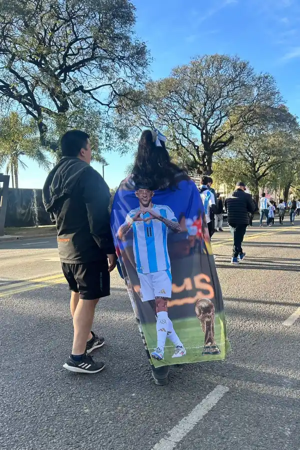 No importó que Messi estuviera ausente: los fanáticos llegaron impulsados por el amor a Di María