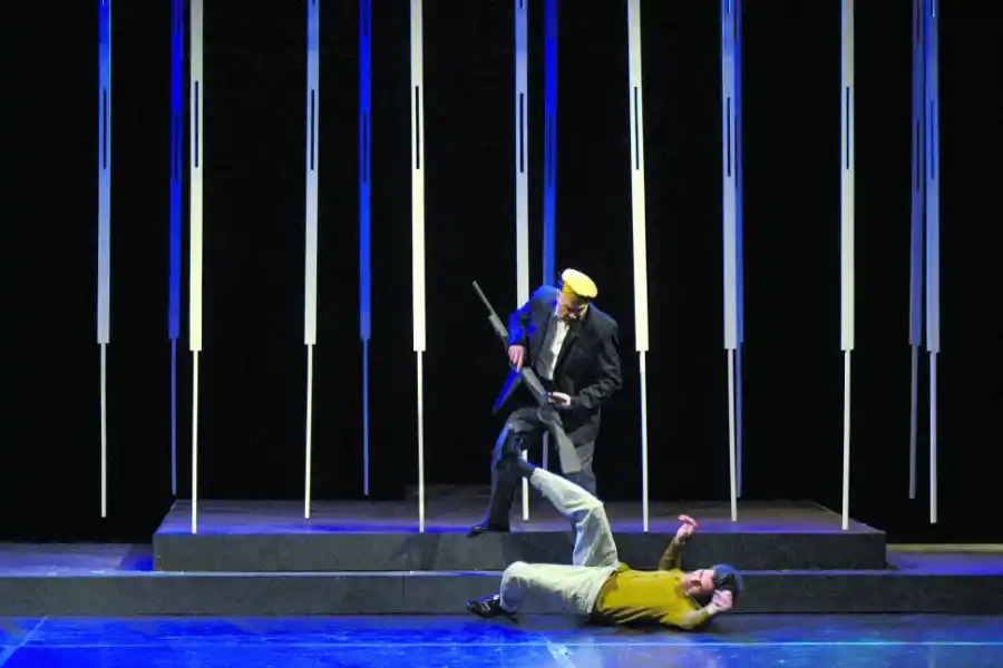 DESPLIEGUE FÍSICO. Los cantantes también cumplen el rol de actores.