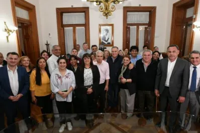 El Gobierno provincial y el Frente Unidad Docente alcanzaron un nuevo acuerdo salarial