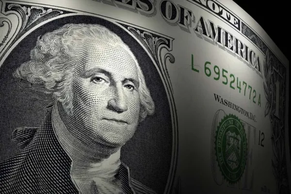 Qué podemos esperar de la economía en lo que resta del año: ¿mantener pesos o comprar dólares?