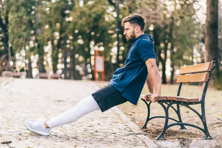 El ejercicio que supera a las pesas para mantener tus brazos en forma