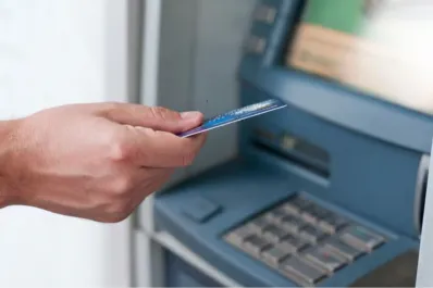 El botón que sí o sí debés apretar en el cajero automático para evitar que te vacíen la cuenta