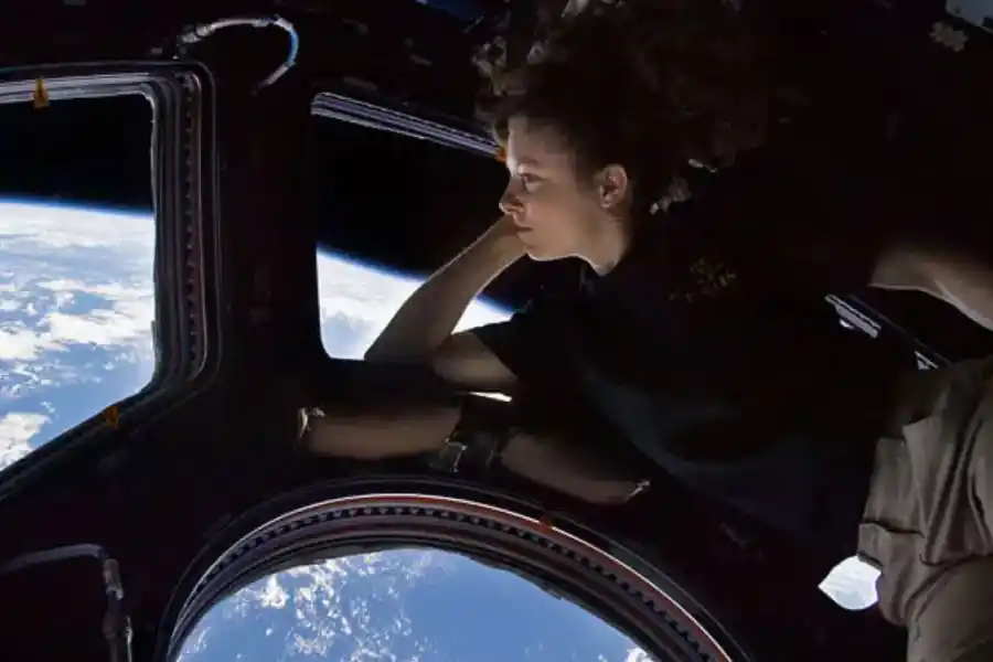 ¿Podemos envejecer más lento en el espacio? la respuesta de un científico