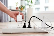 Riesgo de incendio: los dos electrodomésticos que nunca deben conectarse en la misma zapatilla