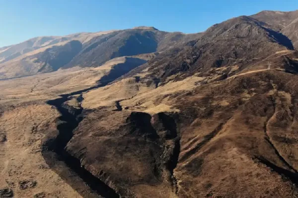 Impactantes imágenes desde un drone: las secuelas que dejó el incendio en Tafí del Valle