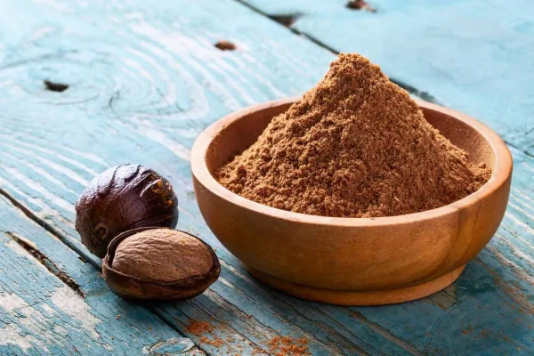 ¿Por qué debemos dejar de consumir la nuez moscada en polvo?