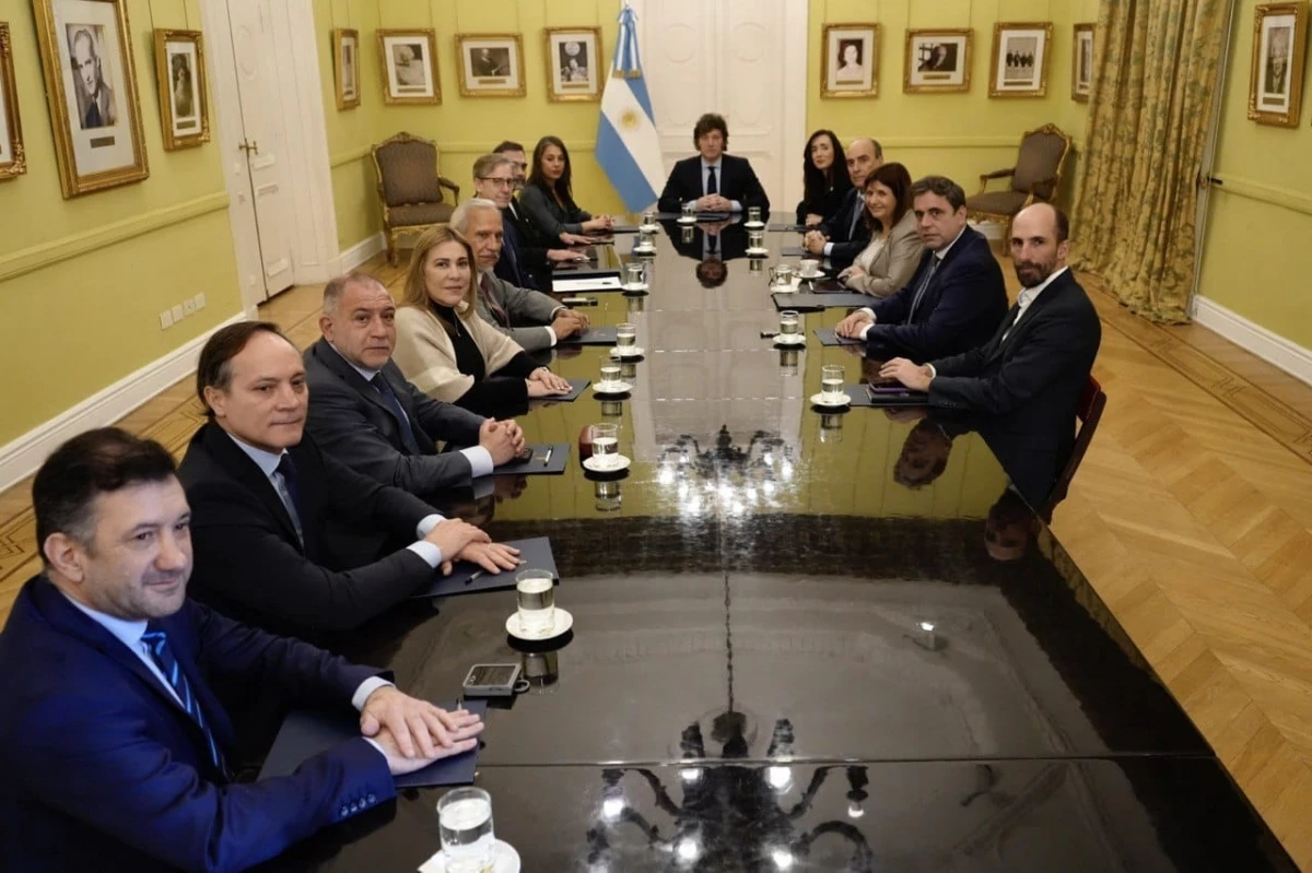 Reunión con senadores. FOTO X