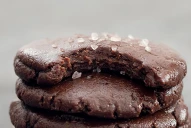 La receta de galletas de chocolate más fácil: sin harina, sin azúcar y sin necesidad de horno