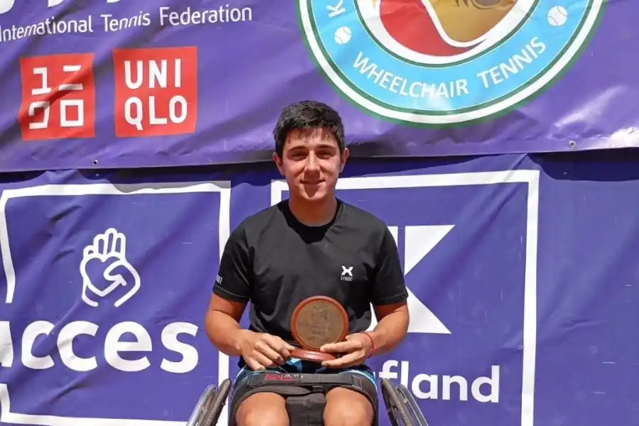 Tiene parálisis cerebral, la rompe en tenis en silla de ruedas, y sueña con los Juegos Paralímpicos