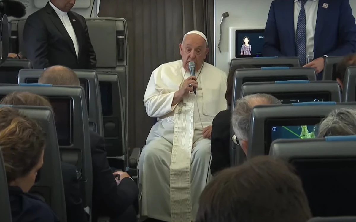 El papa Francisco, con la prensa. CAPTURA DE VIDEO