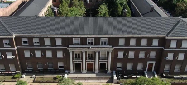 Atacaron la casa de un odontólogo que fue detenido por abuso sexual