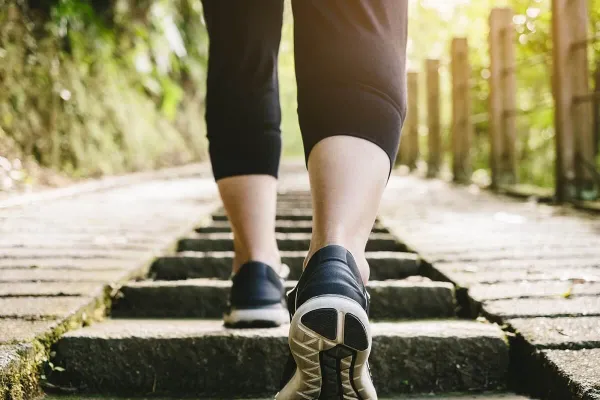 Las cinco razones por las que debemos caminar luego de cada comida