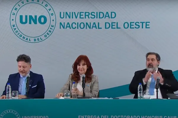 EN VIVO: tras los últimos cruces con Milei, Cristina Kirchner reaparece con una clase magistral