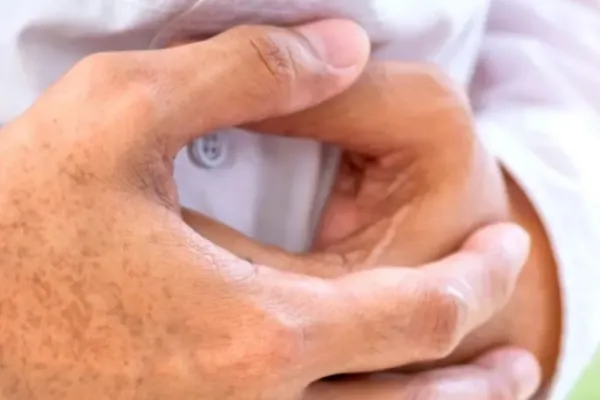 Los primeros síntomas del cáncer de estómago al que debe prestarse atención e ir al médico