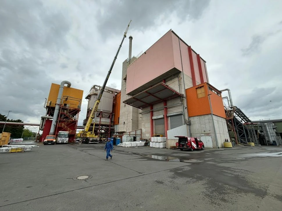 DESECHOS. Planta incineradora de residuos de Erfurt; la ciudad recicla el 60% de la basura y quema un 40%.