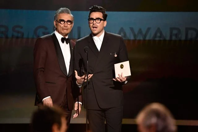 CONDUCTORES. Eugene y Dan Levy aportarán su comicidad a la fiesta.