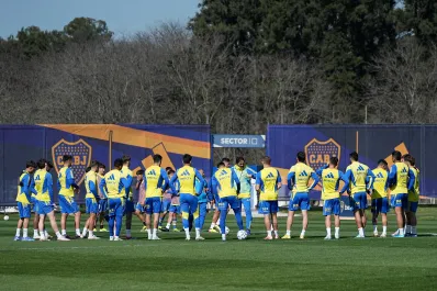 Boca Juniors trabaja pensando en el superclásico, con varias dudas en el equipo titular
