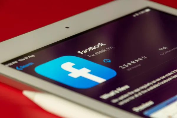 Meta echa de sus aplicaciones a los medios de comunicación estatales de Rusia