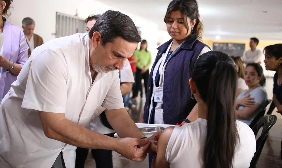 Medina Ruiz visitó el Instituto Goretti: vacunación contra el dengue y evaluación integral a las internas