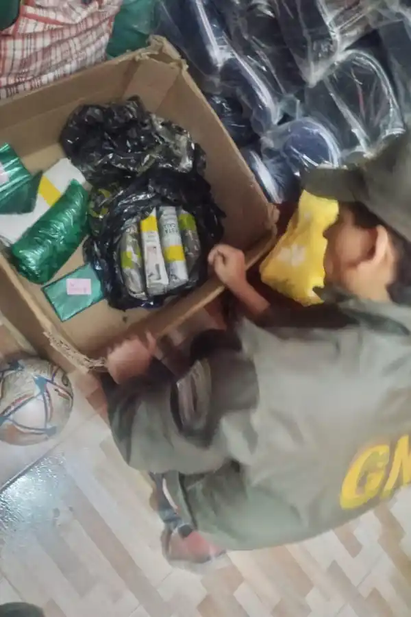 Detienen a gendarmes y civiles por los tours de compras