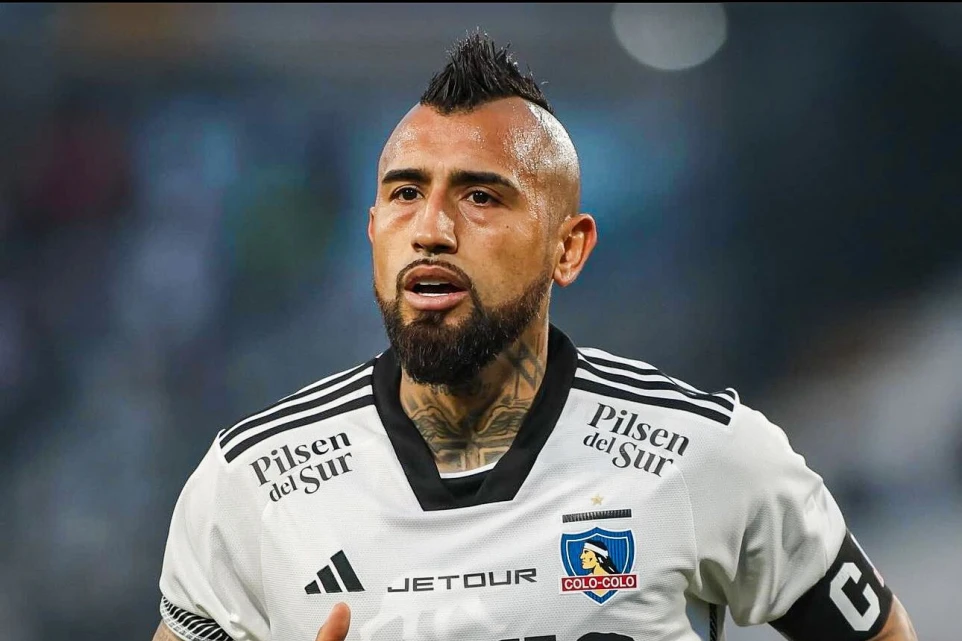 NO SE GUARDÓ NADA. Arturo Vidal se mostró molesto luego del empate y apuntó contra los jugadores de River Plate.