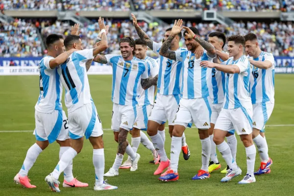 La selección argentina lidera el ranking FIFA: ¿Hubo cambios en el top 10?