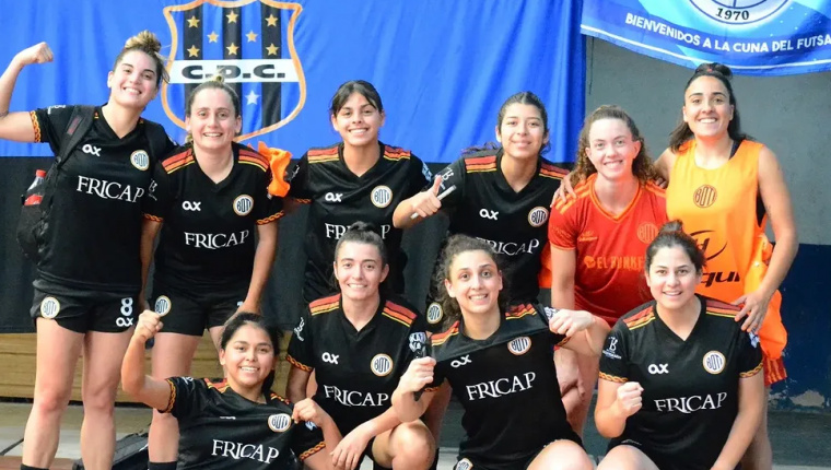 Un equipo tucumano quedó varado en Corrientes antes de jugar la semifinal de un importante torneo de futsal y busca ayuda