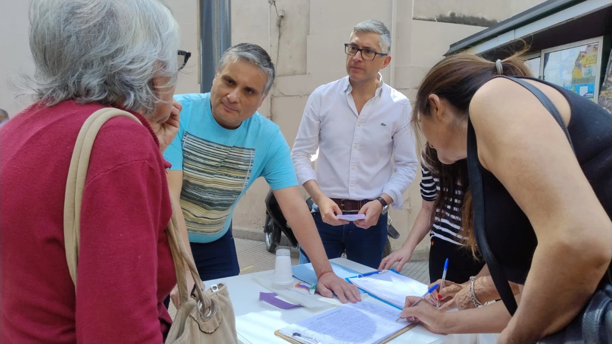 Hoy, escuchar a los usuarios es vetar el aumento del boleto, afirmaron Canelada y Cobos