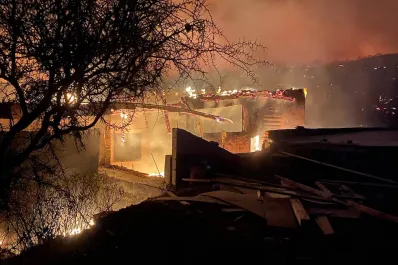 Arde Capilla del Monte: imágenes del incontrolable incendio en las sierras de Córdoba