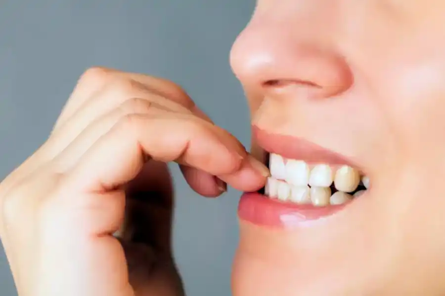 Morderse las uñas puede provocar cierta recompensa en nuestro cerebro.