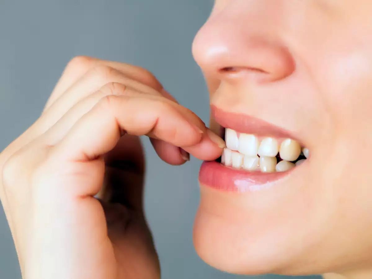 Morderse las uñas puede provocar cierta recompensa en nuestro cerebro.