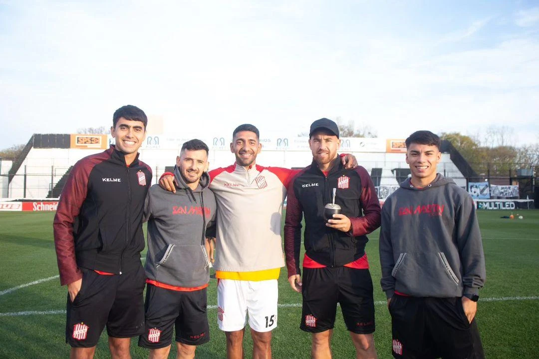 San Martín llegó al estadio de All Boys