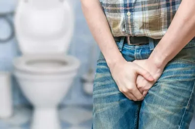 Tres motivos por los que los hombres deben orinar sentados, según la ciencia