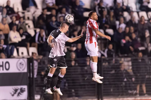 San Martín de Tucumán venció 1-0 a All Boys en Floresta