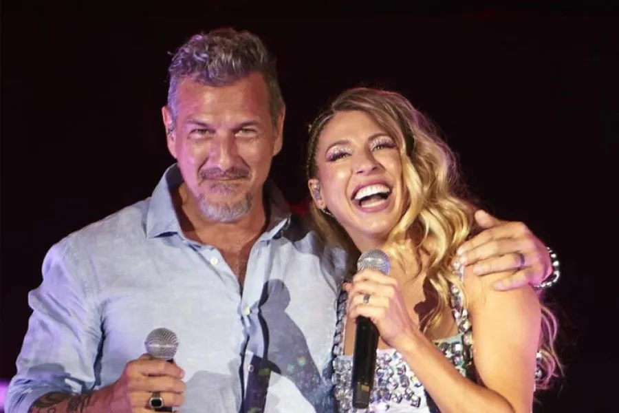 Federico Amador cantó en el show de Floricienta en el Arena