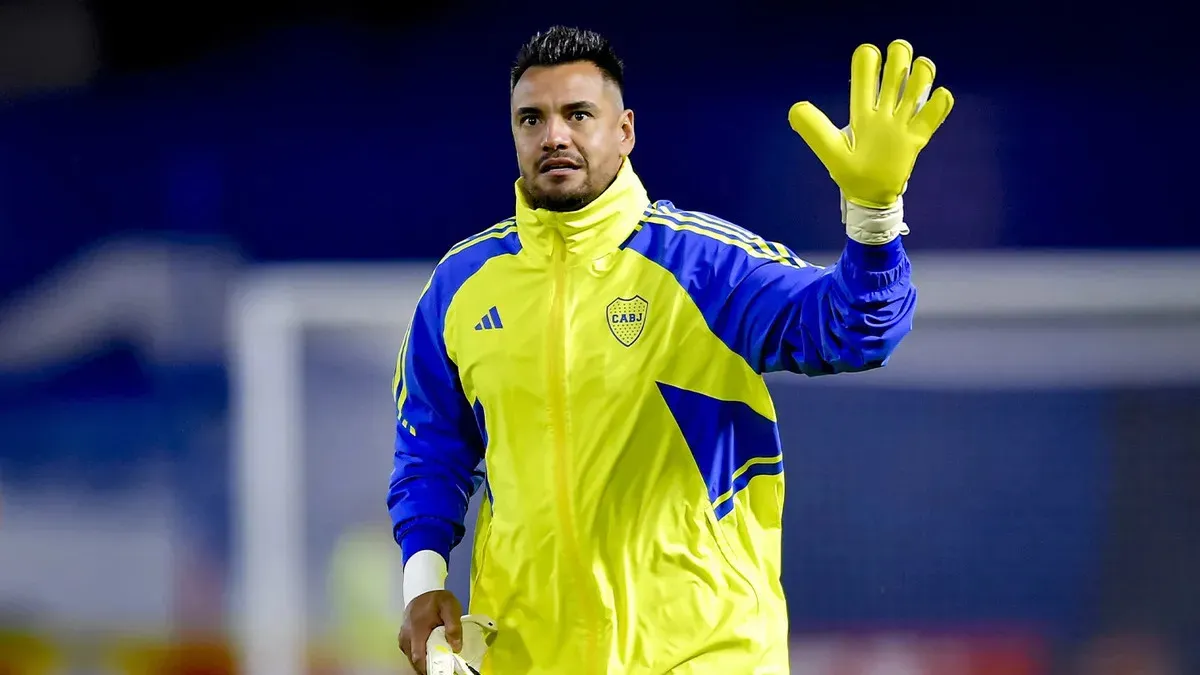 EN LA CUERDA FLOJA. Por la mala reacción contra los hinchas, Sergio Romero se encuentra en el ojo de la tormenta. Boca lo sancionó.