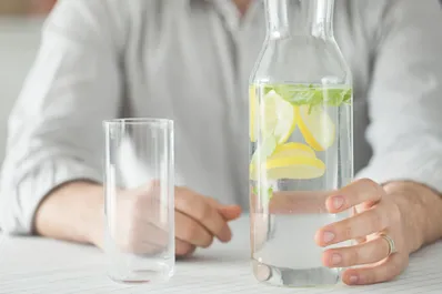 Método Sayu: un hábito japonés indica en qué momento hay que tomar agua para bajar de peso