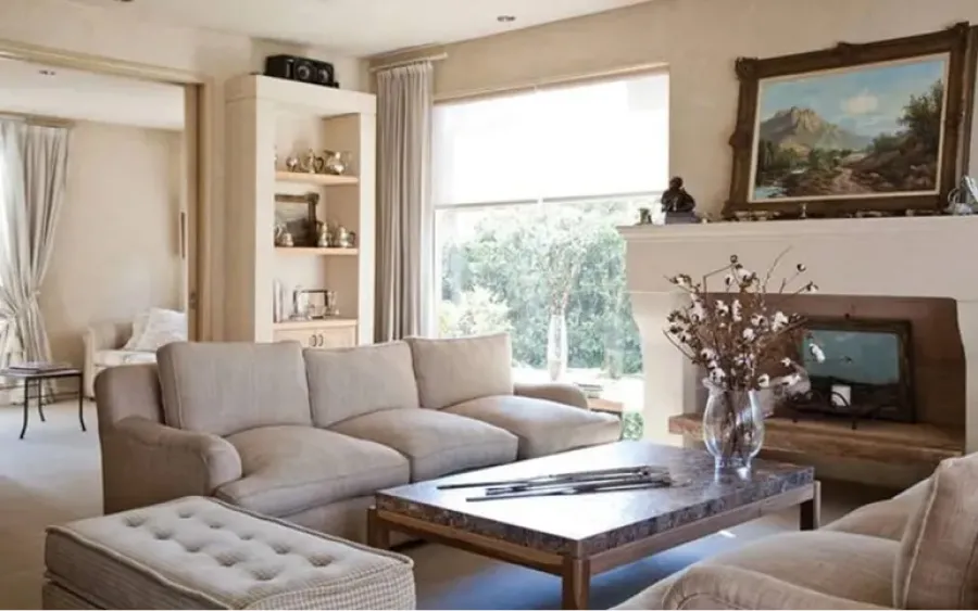 La increíble mansión de Maru Botana en Buenos Aires: sala de estar, jardín con hamacas y una lujosa cocina