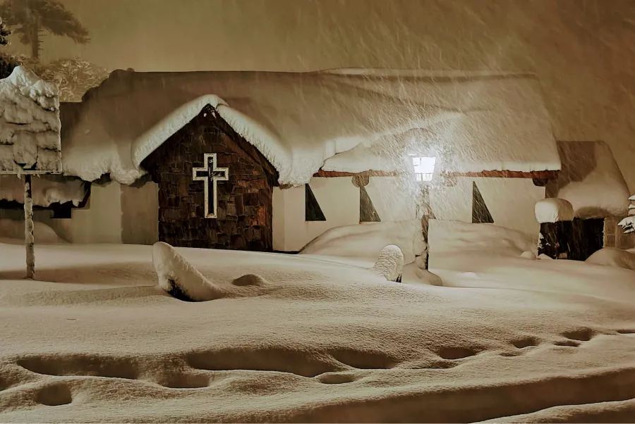 La nieve cubrió Caviahue.