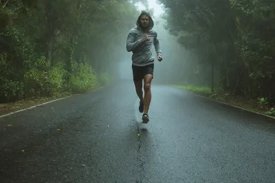 Practicar actividad física puede retrasar el envejecimiento celular hasta nueve años, según un estudio