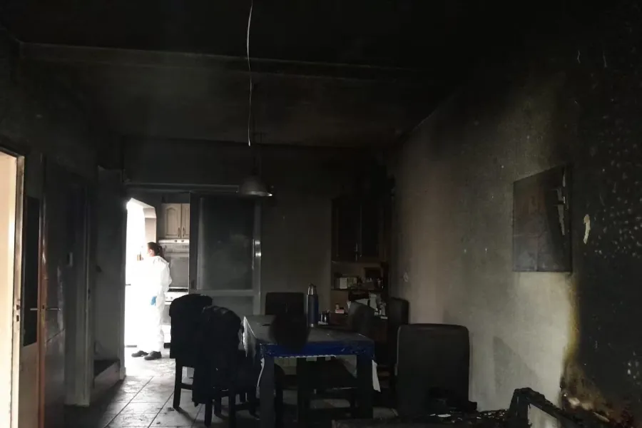 El living fue una de las zonas de la casa que más sufrió los daños del incendio