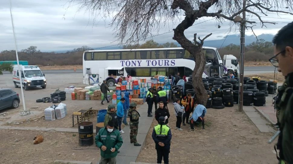 UN PROCEDIMIENTO EXITOSO. Antes de que se desatara el escándalo, personal de Gendarmería secuestró mercadería en 7 de Abril.