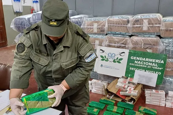 Descartan 10 kilos de cocaína y 480 kilos de hojas de coca a la vera del río Pescado