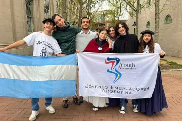 Tres chicos cuentan por qué postularse a Jóvenes Embajadores es una experiencia única