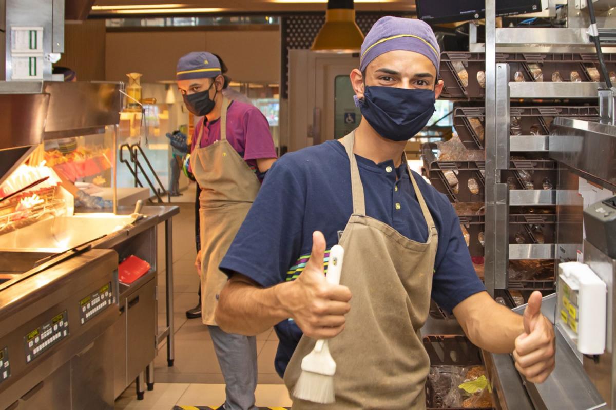 McDonald’s abre las puertas de sus cocinas en Tucumán para conocer la calidad de los ingredientes y los altos estándares de seguridad alimentaria