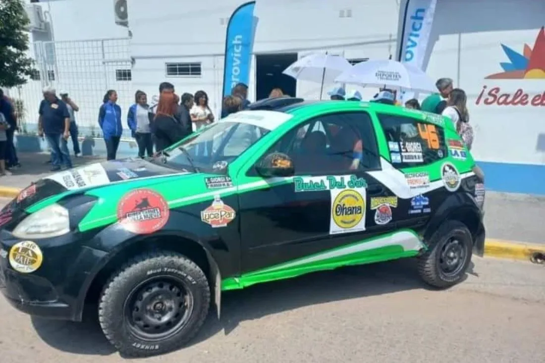 IMPECABLE. Con asistencia del Carrasco Competición, Exequiel Giorgi y Pablo Daniel Olasso formarán binomio. El Ford KA Viral RC-5 fue uno de los elegidos para hacer la presentación de la carrera..