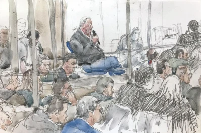 Violación marital en Francia: abogados defensores reciben abucheos en el juicio de Aviñón